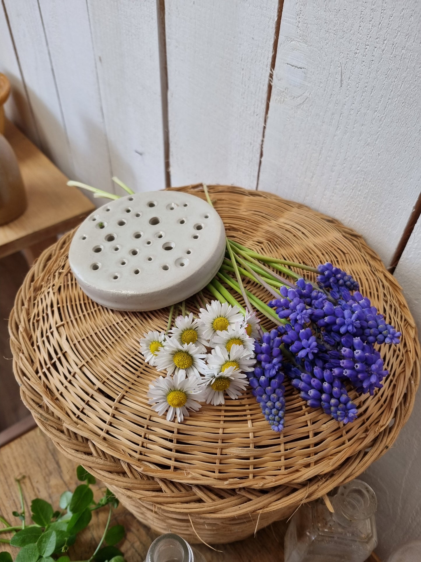 Pique-fleur blanc