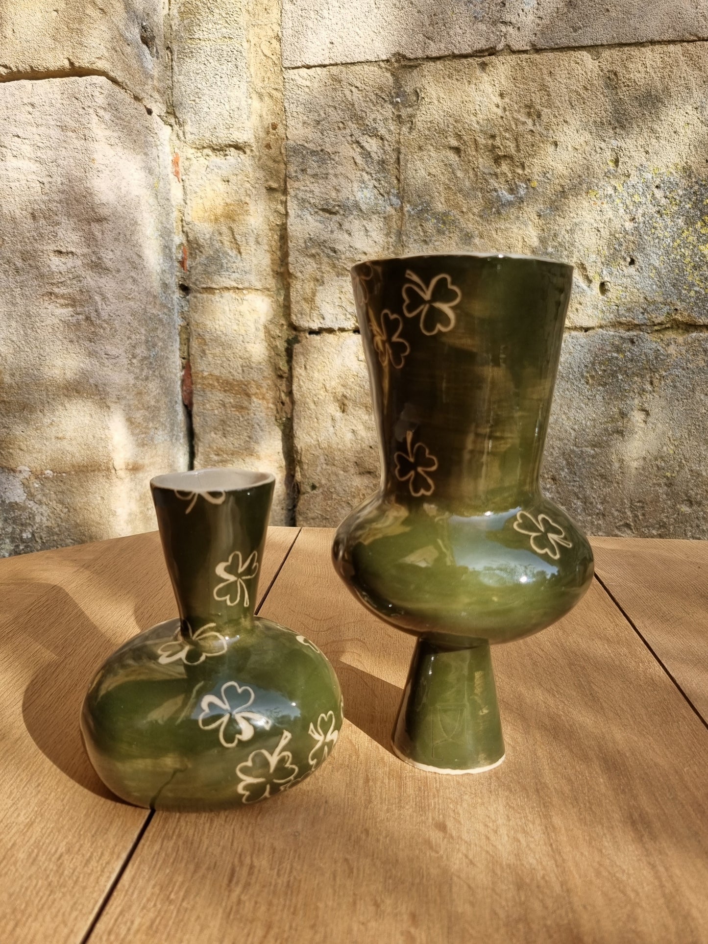 Vases find the Lucky clover