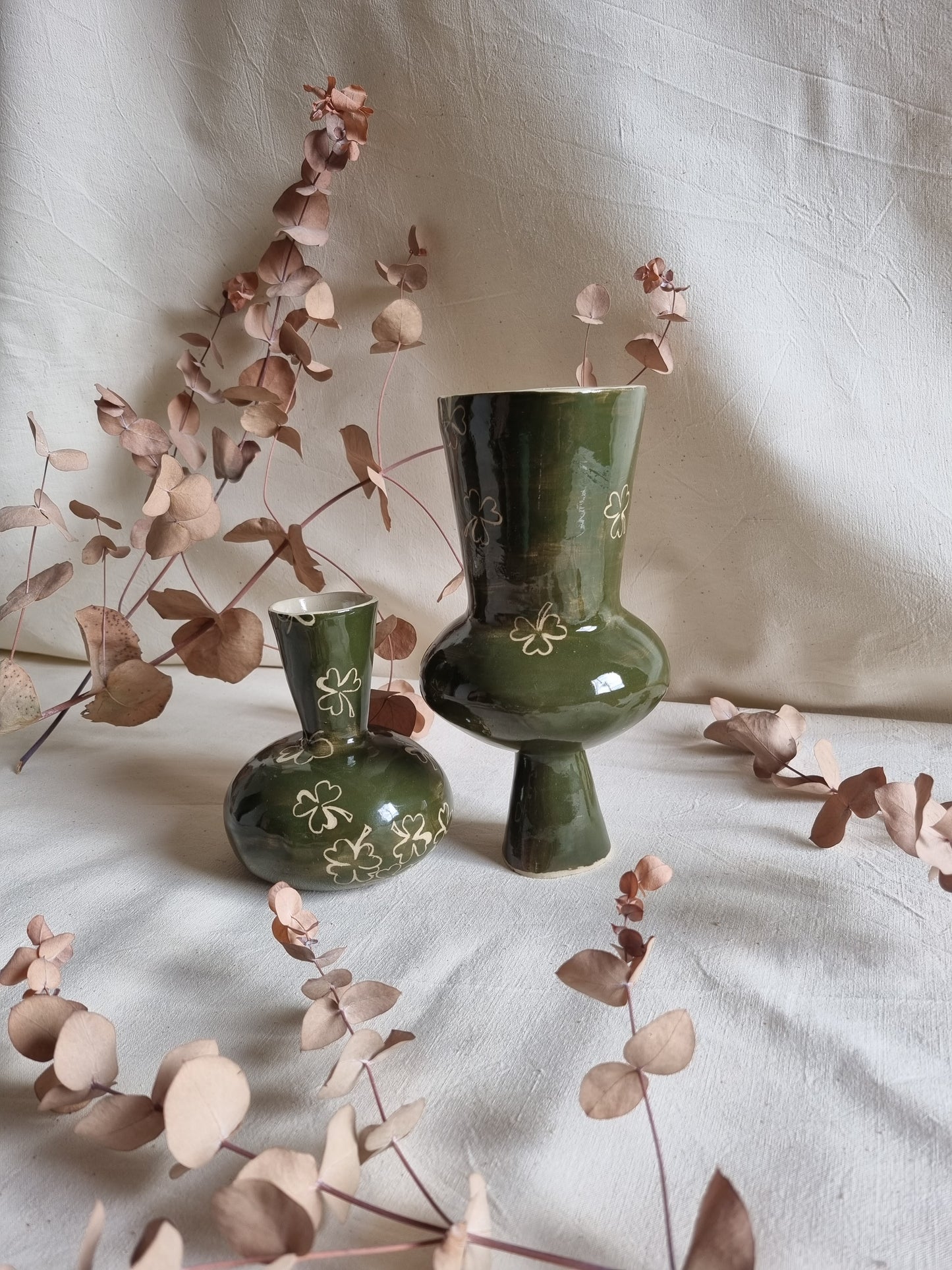 Vases find the Lucky clover