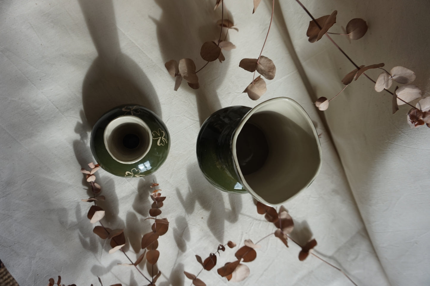 Vases find the Lucky clover